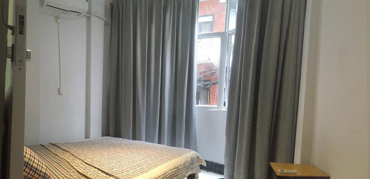 Golden Snake Hostel Hanoi Room photo